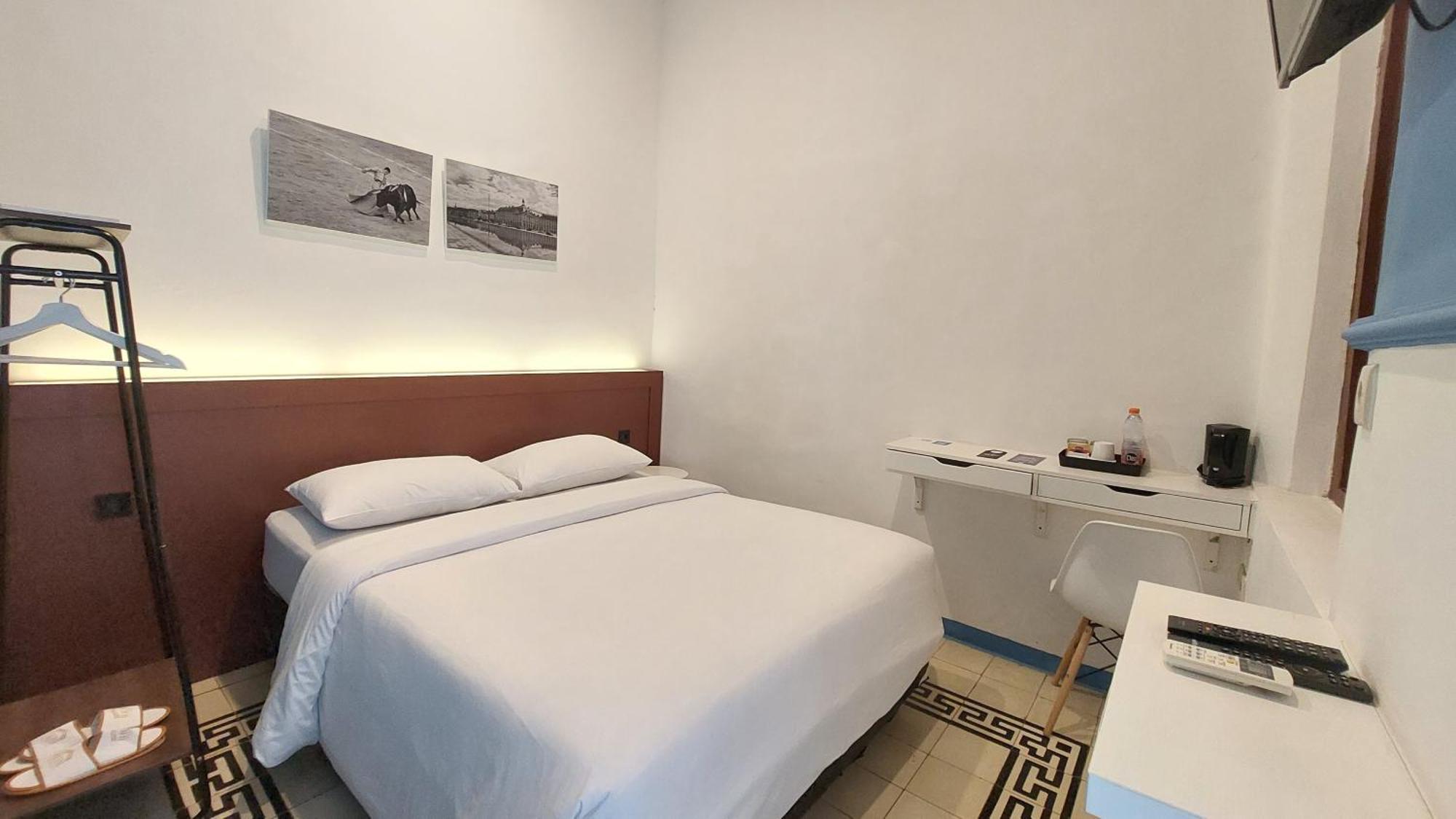 Deluxe Room,1703571063:JPEG