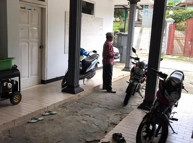 Villa 3 Putri 27 Malang